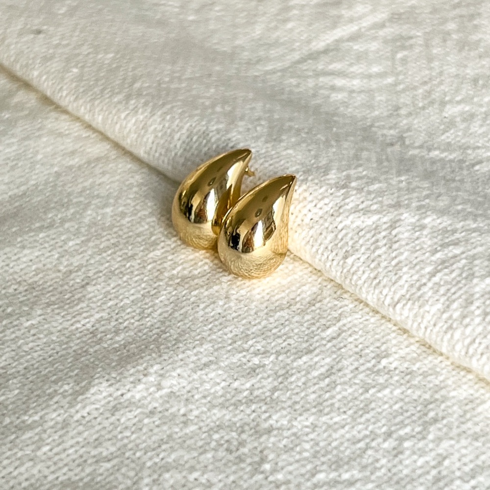 18K Gold Plated Tear Drop Earrings | New - Picture 3 of 3